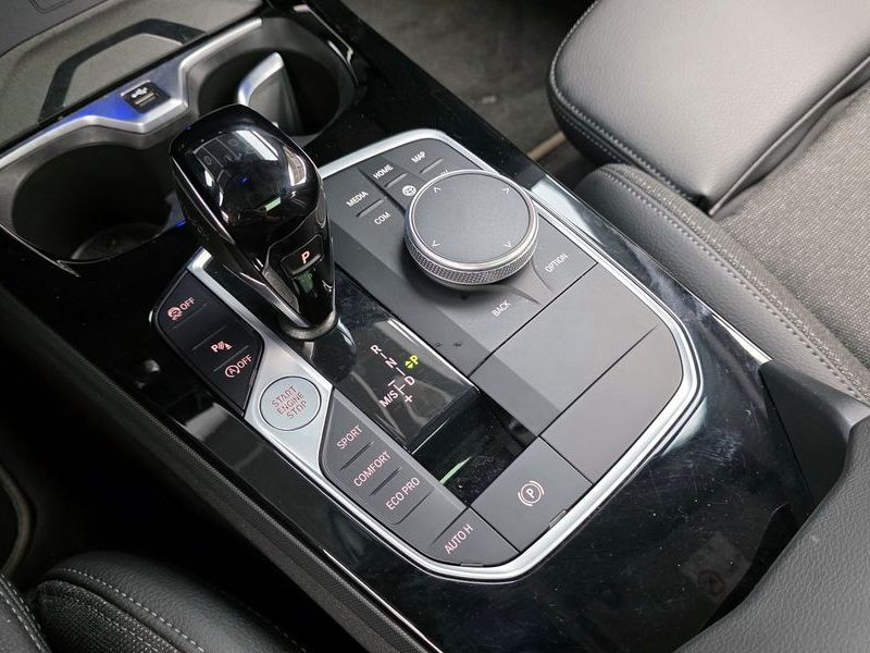 2024 BMW 1 Series 120i Sports photo 9