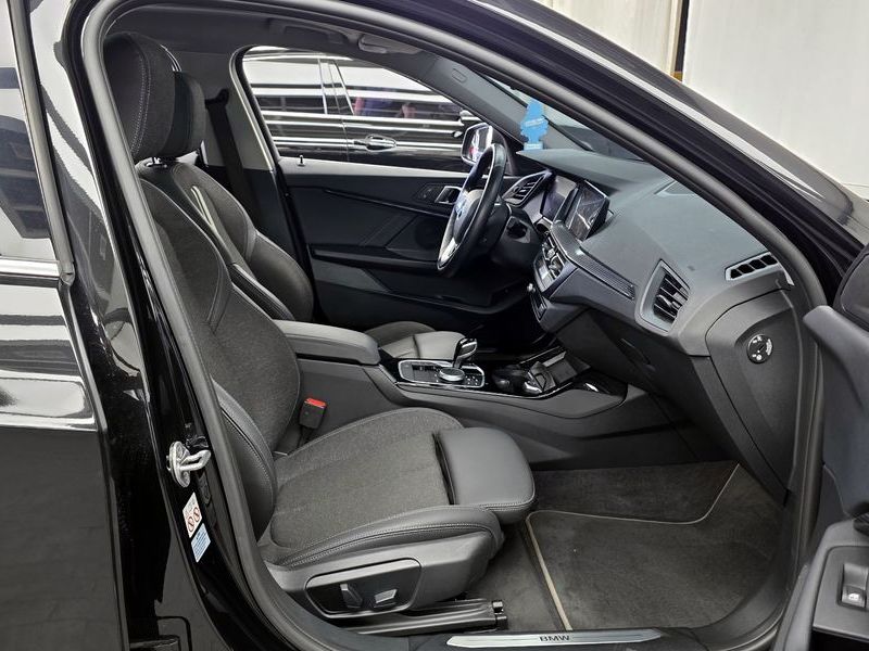 2024 BMW 1 Series 120i Sports photo 11