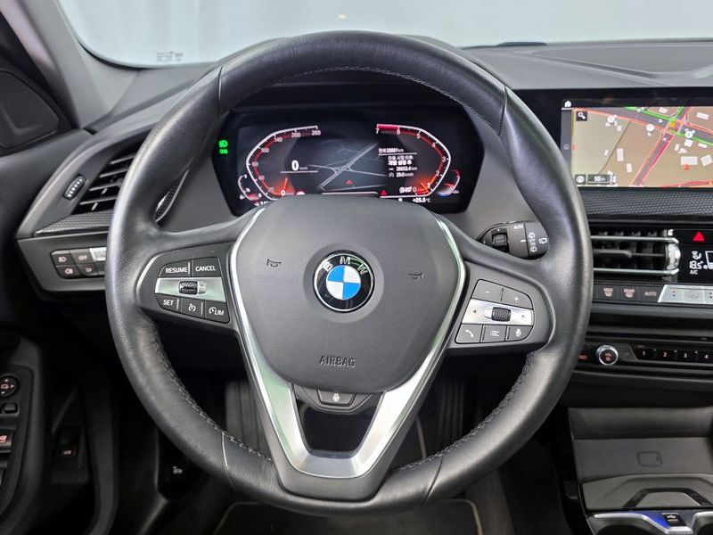 2024 BMW 1 Series 120i Sports photo 13