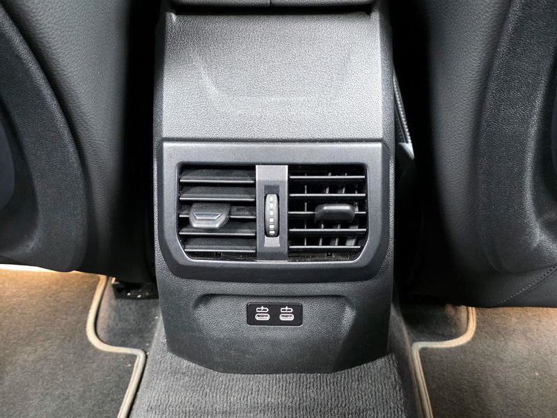 2024 BMW 1 Series 120i Sports photo 18