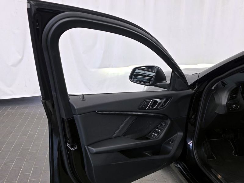 2024 BMW 1 Series 120i Sports photo 24