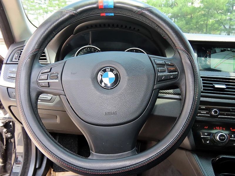 2013 BMW 5 Series 520d photo 8
