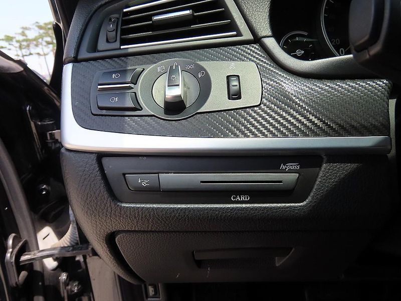 2013 BMW 5 Series 520d photo 13