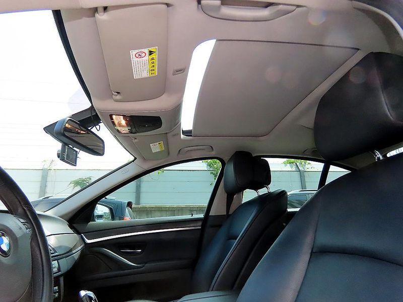 2013 BMW 5 Series 520d photo 18