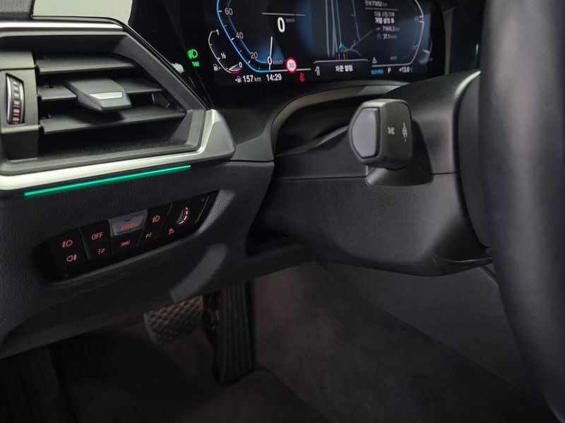 2022 BMW 3 Series 320i photo 14