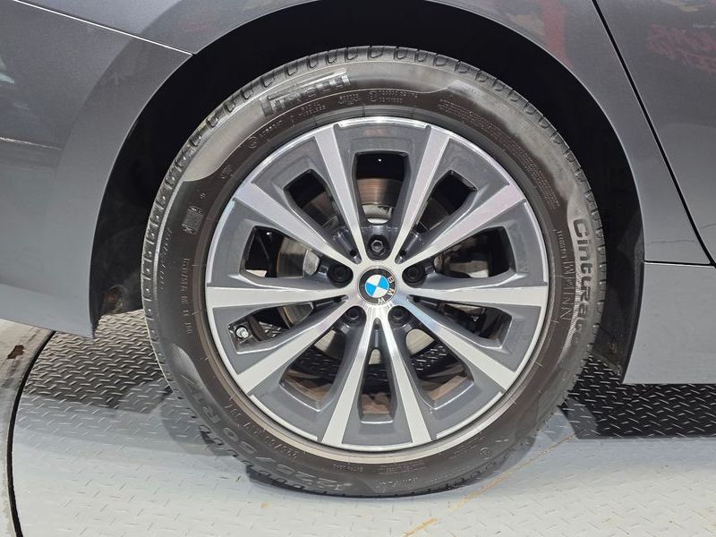 2022 BMW 3 Series 320i photo 21