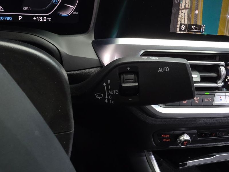 2022 BMW 3 Series 320i photo 28