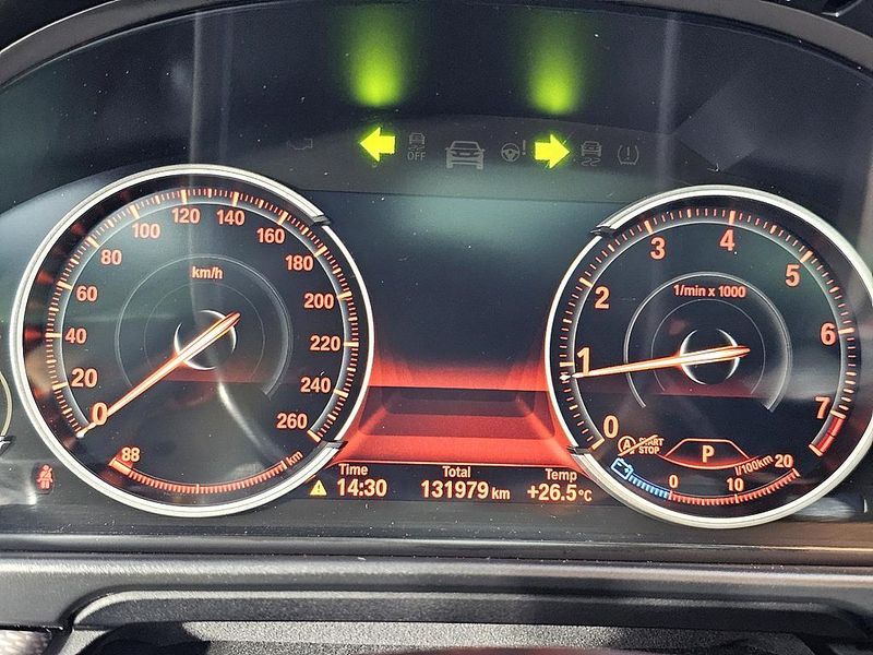 2013 BMW 5 Series 528i M Sport photo 7