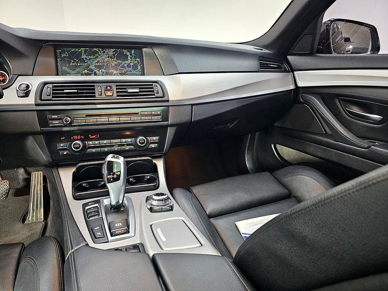 2013 BMW 5 Series 528i M Sport photo 10