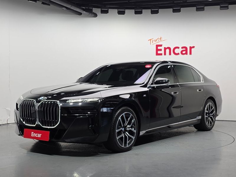 2025 BMW 7 Series 740d xDrive M Sport photo 1