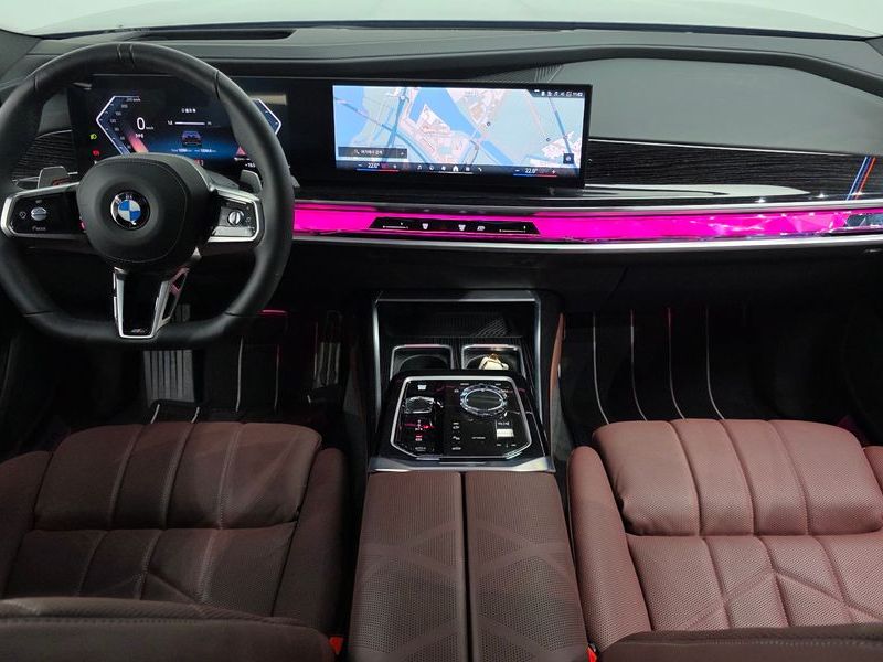 2025 BMW 7 Series 740d xDrive M Sport photo 7