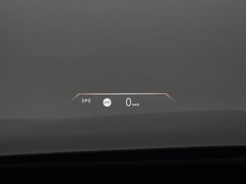 2025 BMW 7 Series 740d xDrive M Sport photo 18