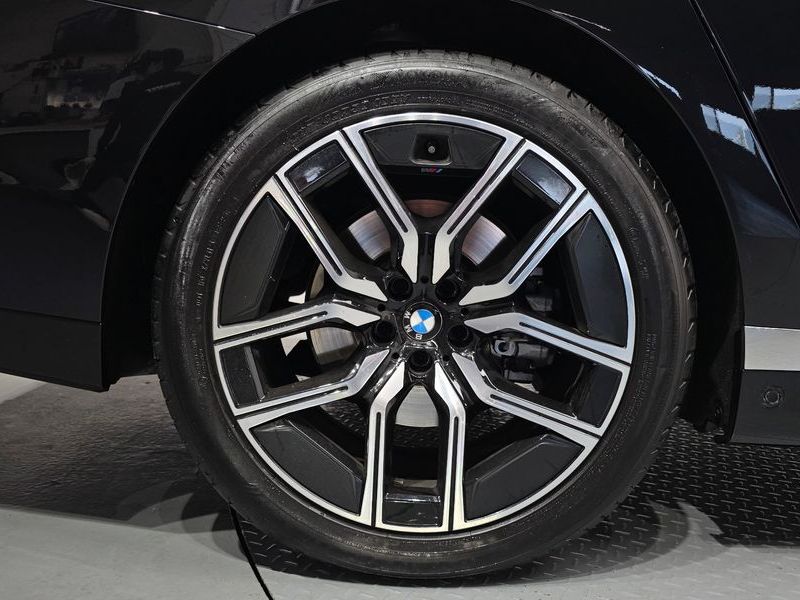 2025 BMW 7 Series 740d xDrive M Sport photo 21