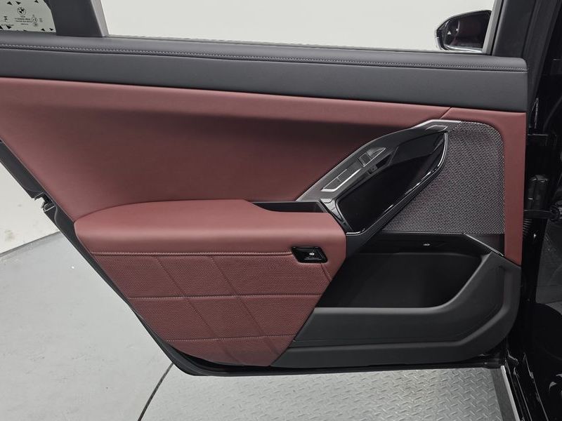 2025 BMW 7 Series 740d xDrive M Sport photo 25