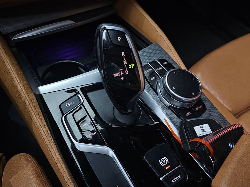 2018 BMW 5 Series 520d M Sport Special Edition photo 9