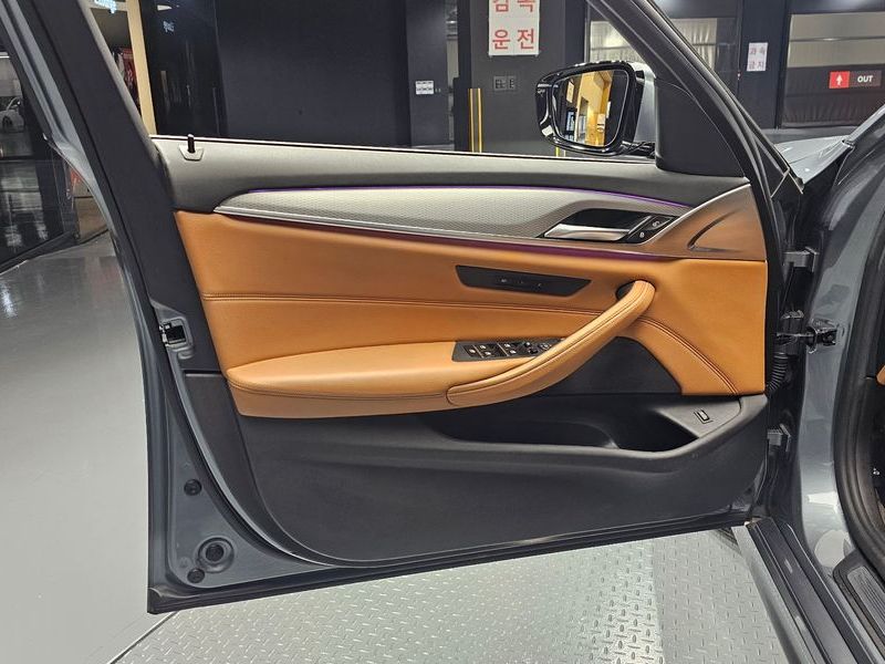 2018 BMW 5 Series 520d M Sport Special Edition photo 24