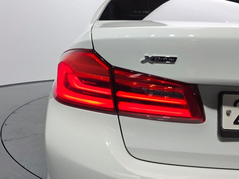 2020 BMW 5 Series 520d xDrive Luxury Plus photo 23