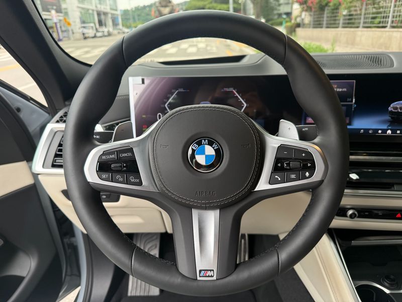 2026 BMW X6 xDrive40d M Sport Online Exclusive photo 10