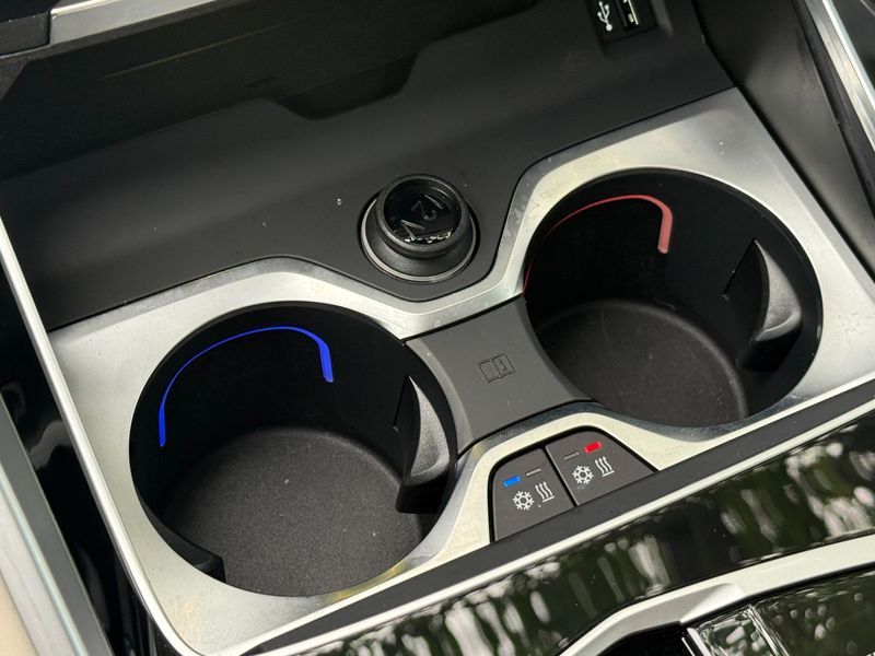 2026 BMW X6 xDrive40d M Sport Online Exclusive photo 17