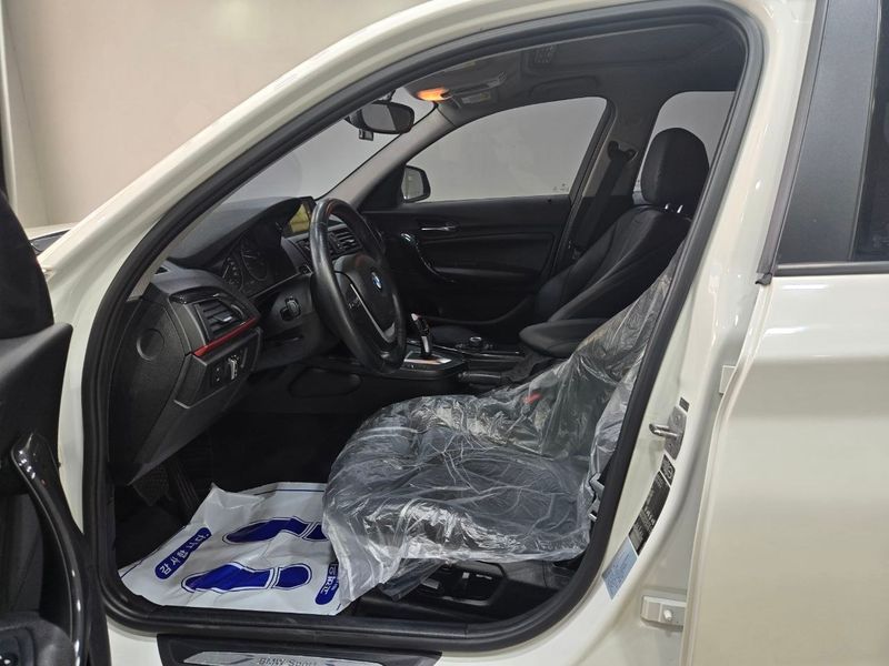 2015 BMW 1 Series 118d Sport 5Door photo 8