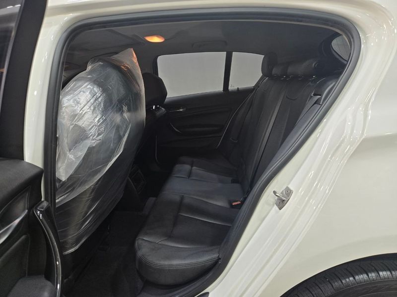 2015 BMW 1 Series 118d Sport 5Door photo 9