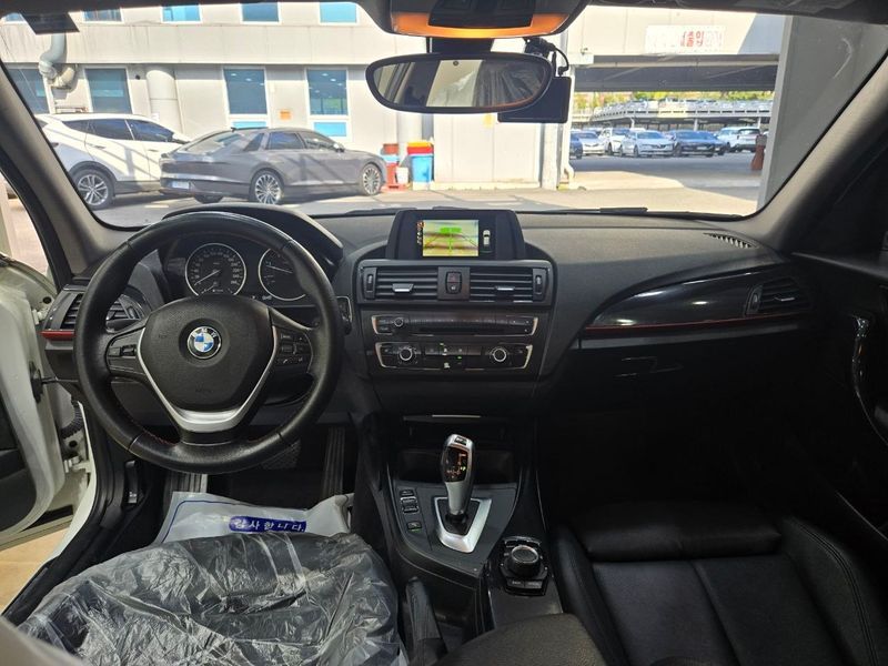 2015 BMW 1 Series 118d Sport 5Door photo 10