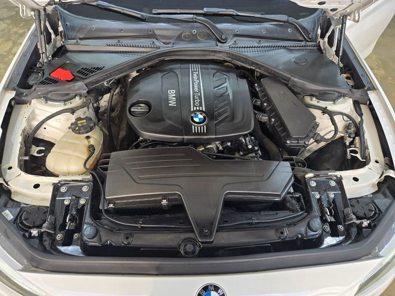 2015 BMW 1 Series 118d Sport 5Door photo 11