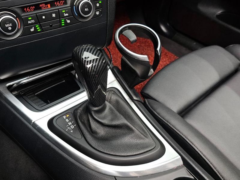 2012 BMW 1 Series 120d Coupe Sport photo 9