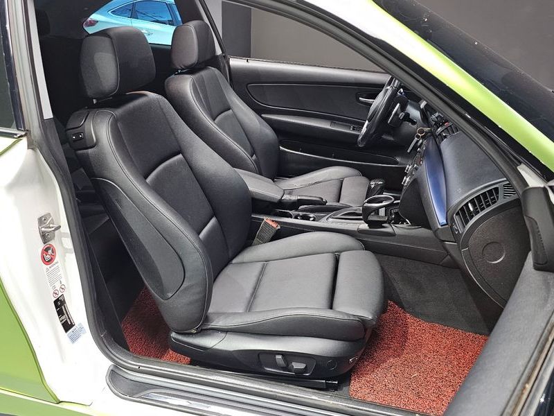 2012 BMW 1 Series 120d Coupe Sport photo 11