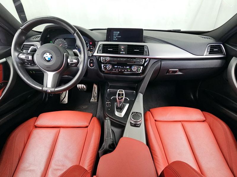 2018 BMW 3 Series 330i M Sport Shadow photo 7