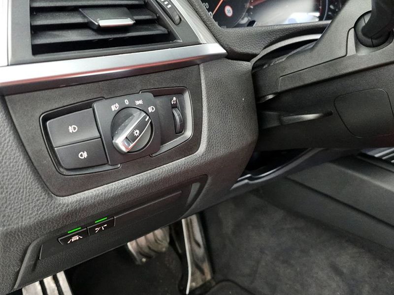 2018 BMW 3 Series 330i M Sport Shadow photo 27