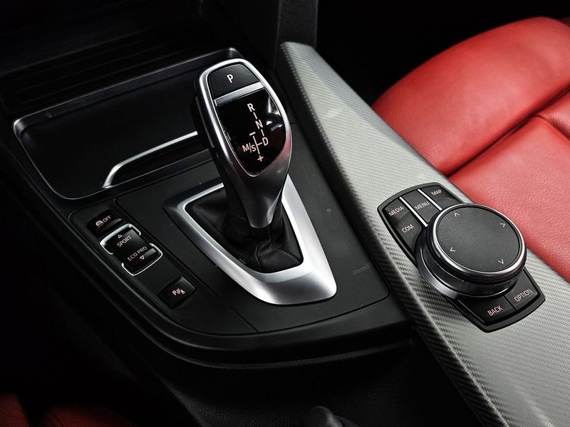 2018 BMW 3 Series 330i M Sport Shadow photo 29