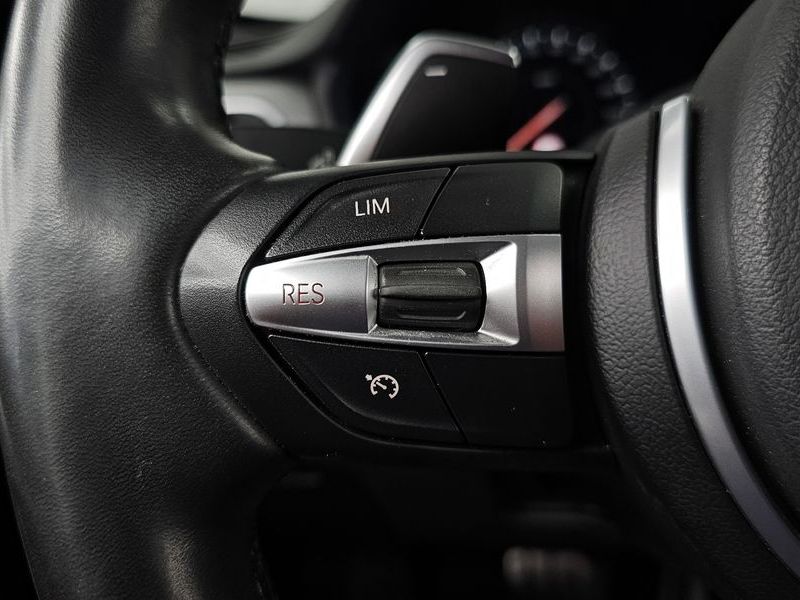 2018 BMW 3 Series 330i M Sport Shadow photo 30