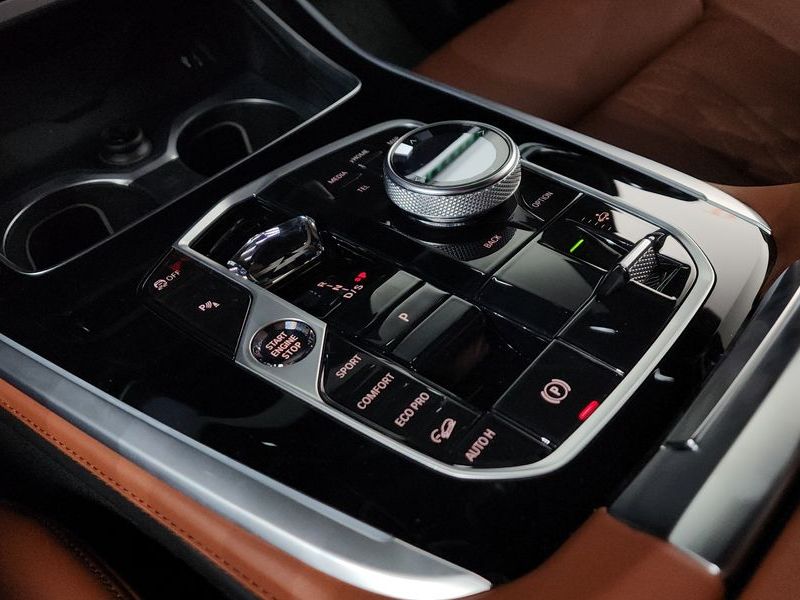 2024 BMW X7 xDrive 40i M Sport 7STR photo 9