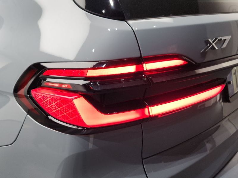 2024 BMW X7 xDrive 40i M Sport 7STR photo 23