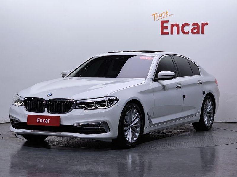 2018 BMW 5 Series 520d Luxury Plus photo 1