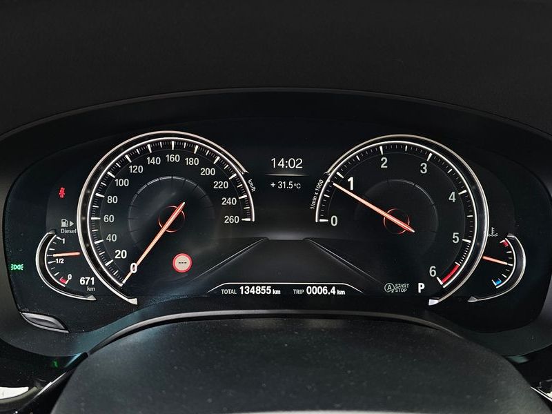 2018 BMW 5 Series 520d Luxury Plus photo 8