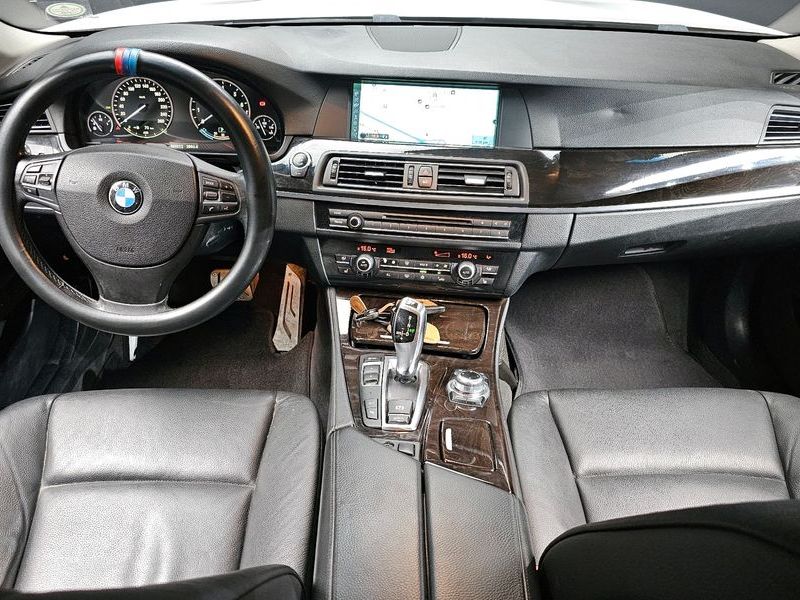 2012 BMW 5 Series 528i photo 7