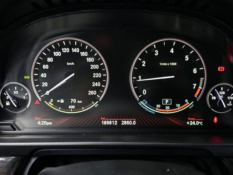 2012 BMW 5 Series 528i photo 8
