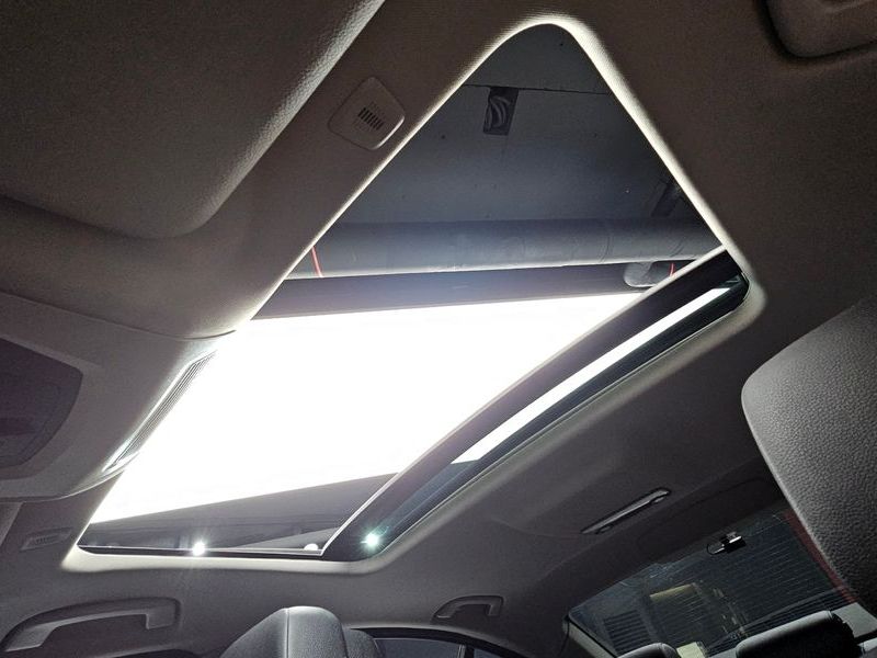 2012 BMW 5 Series 528i photo 19