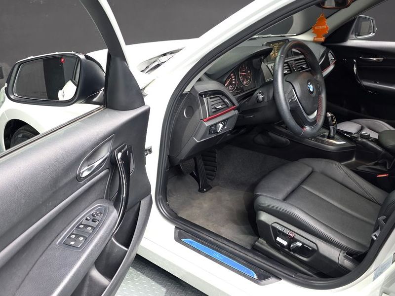 2016 BMW 1 Series 118d Sport 5Door photo 10