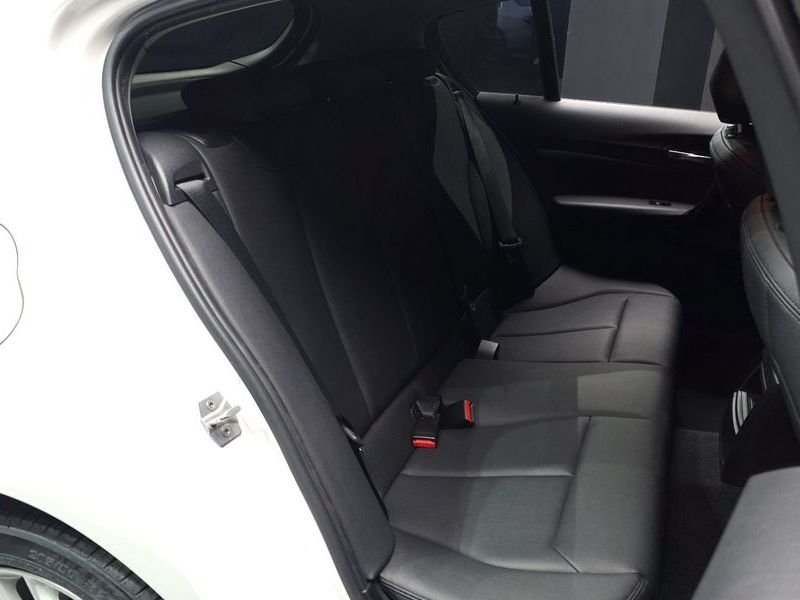2016 BMW 1 Series 118d Sport 5Door photo 12