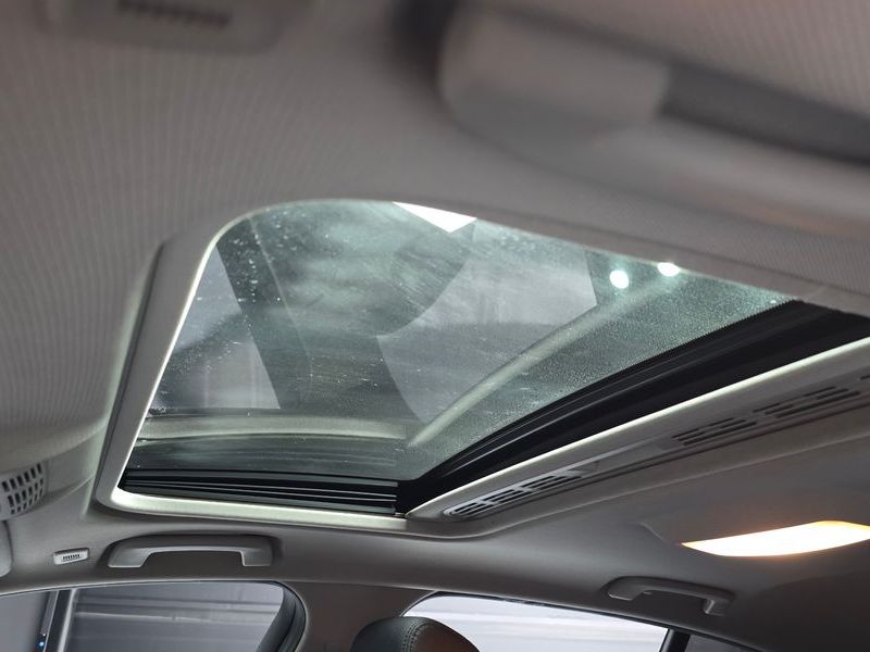 2016 BMW 1 Series 118d Sport 5Door photo 17