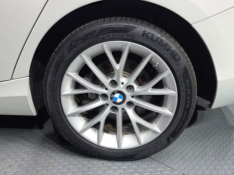 2016 BMW 1 Series 118d Sport 5Door photo 21