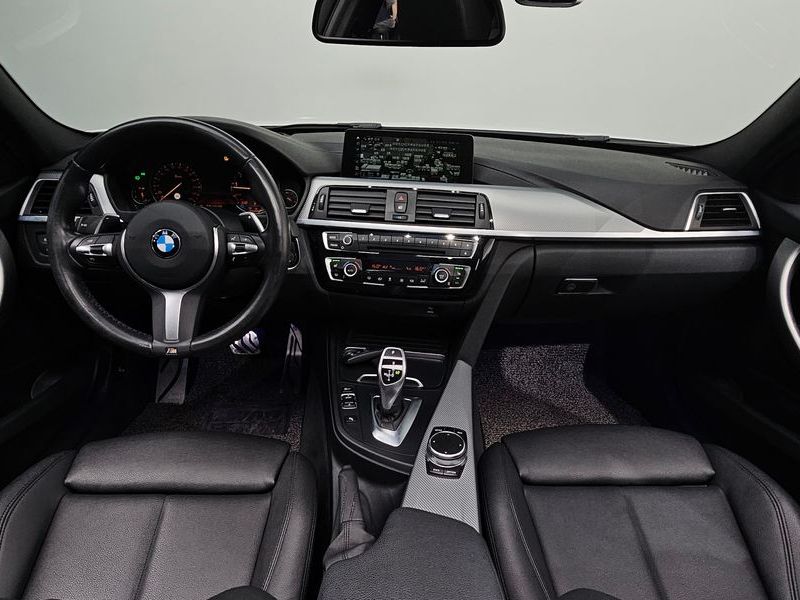 2018 BMW 3 Series 320i M Sport Shadow photo 7