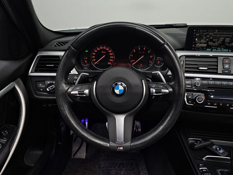 2018 BMW 3 Series 320i M Sport Shadow photo 13