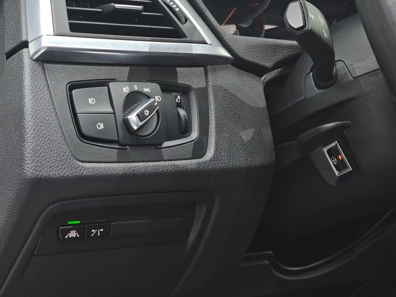 2018 BMW 3 Series 320i M Sport Shadow photo 14