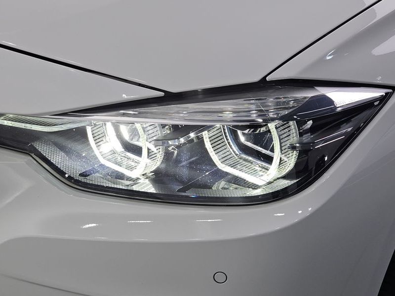 2018 BMW 3 Series 320i M Sport Shadow photo 22