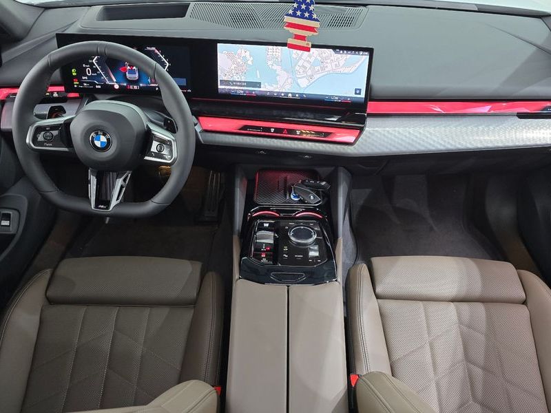 2025 BMW 5 Series 520i M Sport photo 7