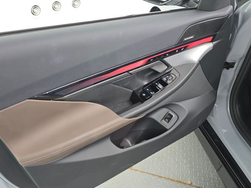 2025 BMW 5 Series 520i M Sport photo 24